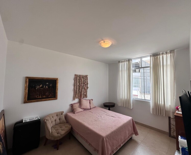 CASA DE ESTRENO En Urb. Miraflores Country Club I-8