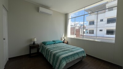 CASA DE ESTRENO En Urb. Miraflores Country Club I