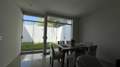 CASA DE ESTRENO En Urb. Miraflores Country Club I