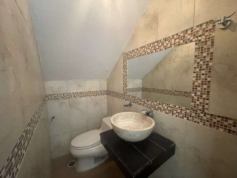CASA con Piscina En Urb. Miraflores Country Club I-5