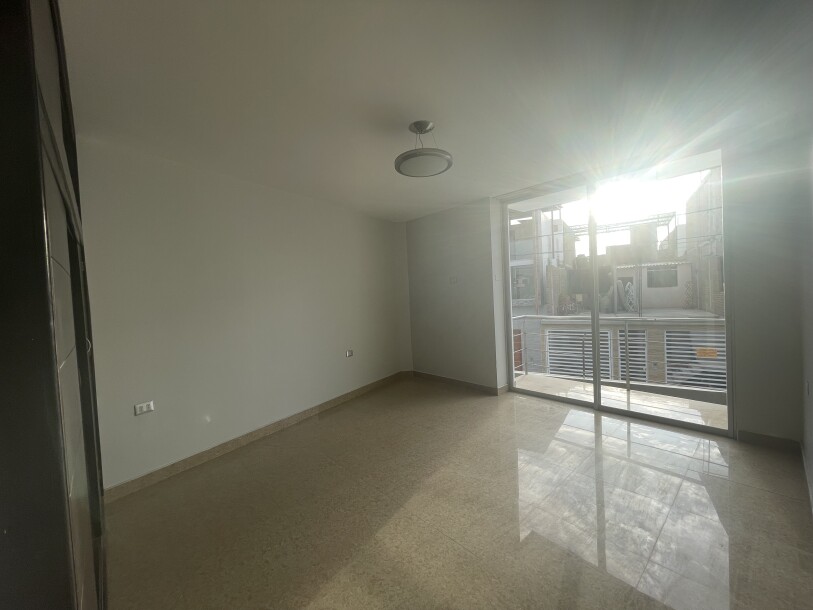 CASA con Piscina En Urb. Miraflores Country Club I-9