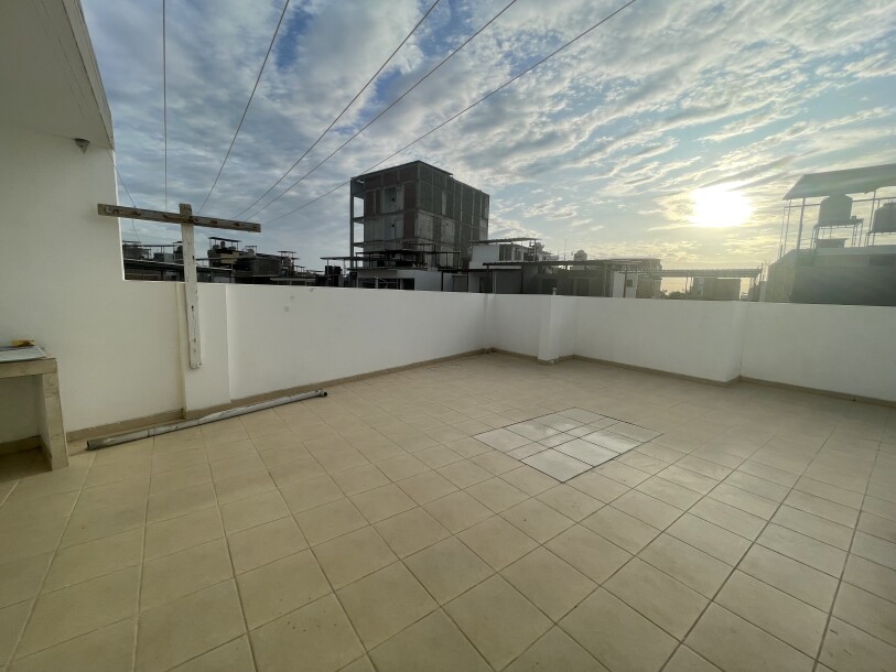 CASA con Piscina En Urb. Miraflores Country Club I-24