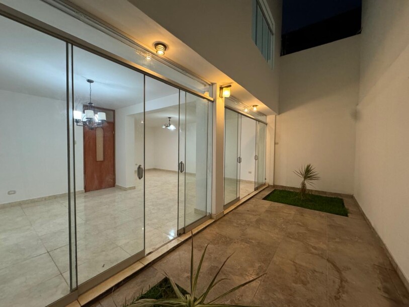 CASA En Urb. Santa María del Pinar-5