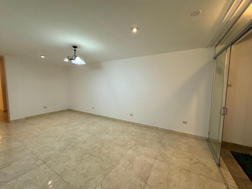 CASA En Urb. Santa María del Pinar-3