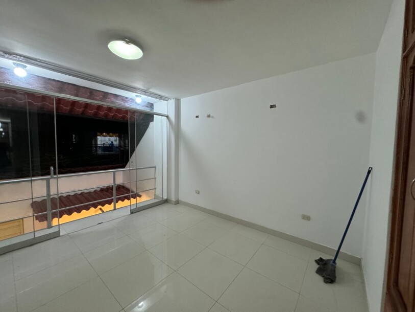 CASA En Urb. Santa María del Pinar-11
