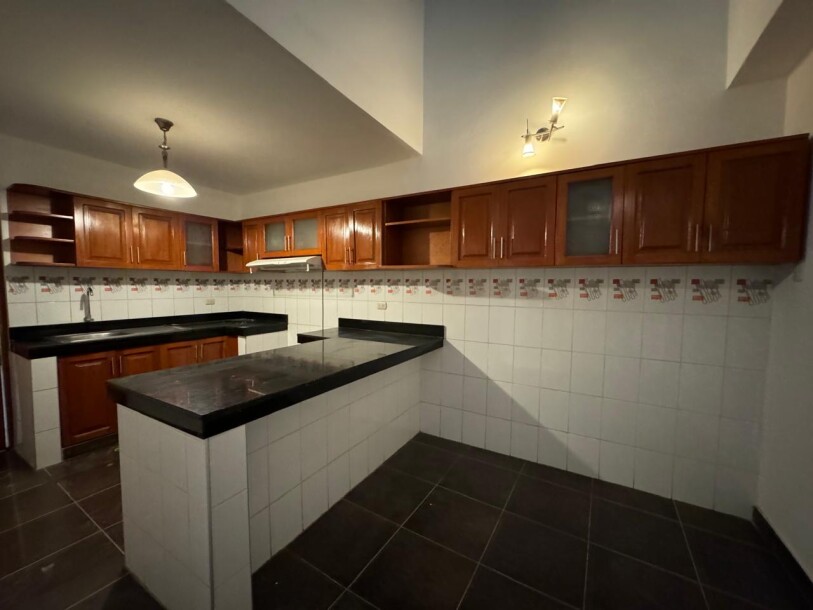 CASA En Urb. Santa María del Pinar-7