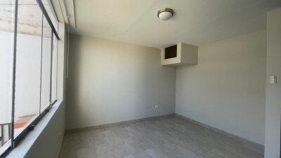 CASA con Piscina en Urb. Los Cocos del Chipe