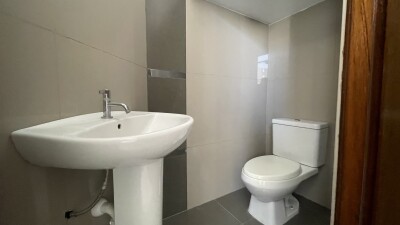 CASA con Piscina en Urb. Los Cocos del Chipe