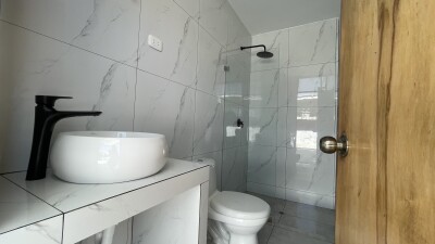 CASA con Piscina en Urb. Los Cocos del Chipe