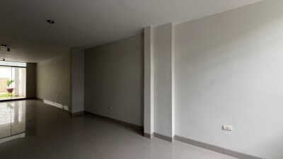 CASA con Piscina en Urb. Los Cocos del Chipe