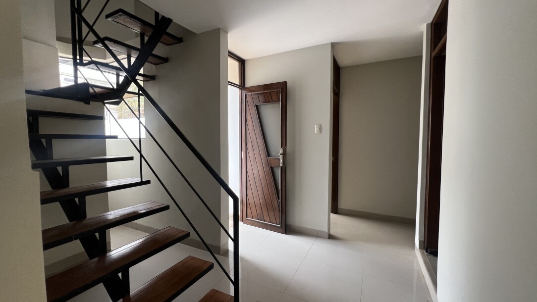 CASA con Piscina en Urb. Los Cocos del Chipe-18