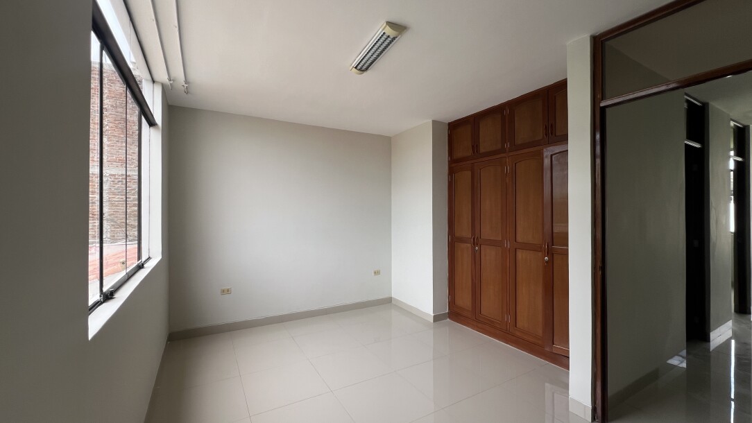 CASA con Piscina en Urb. Los Cocos del Chipe-26