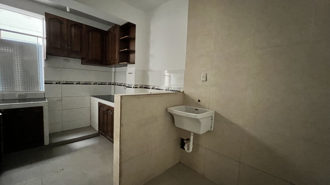 DEPARTAMENTO EN Urb. Los Geranios-11