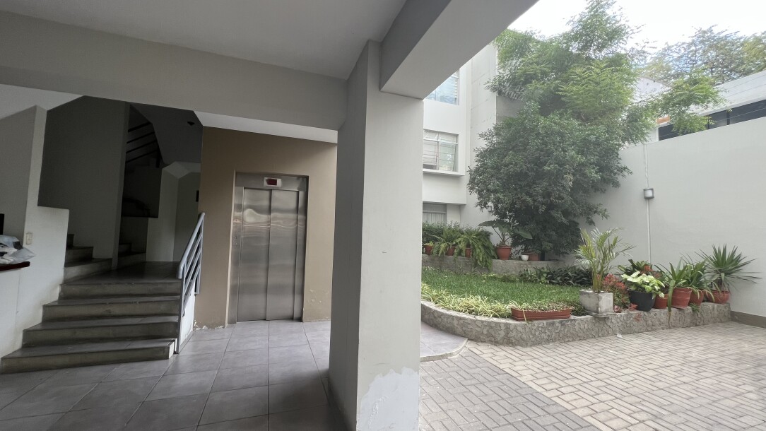 DEPARTAMENTO En Urb. El Chipe-21
