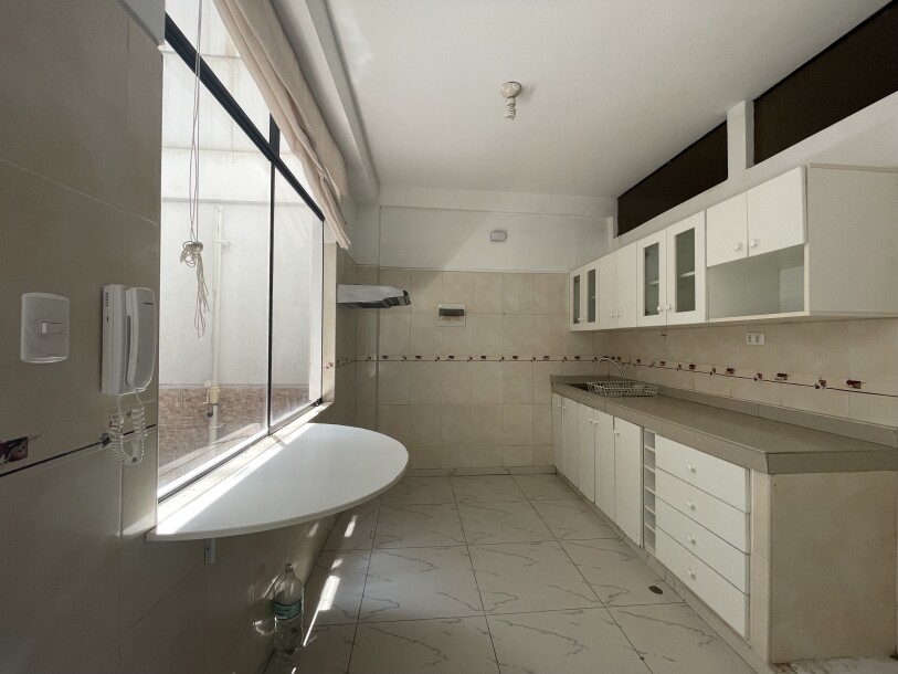 DEPARTAMENTO En Urb. Lagunas del Chipe-3