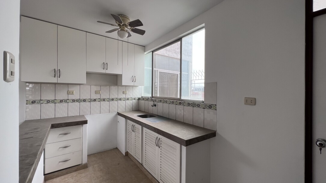 DEPARTAMENTO En Urb. Los Cedros-2