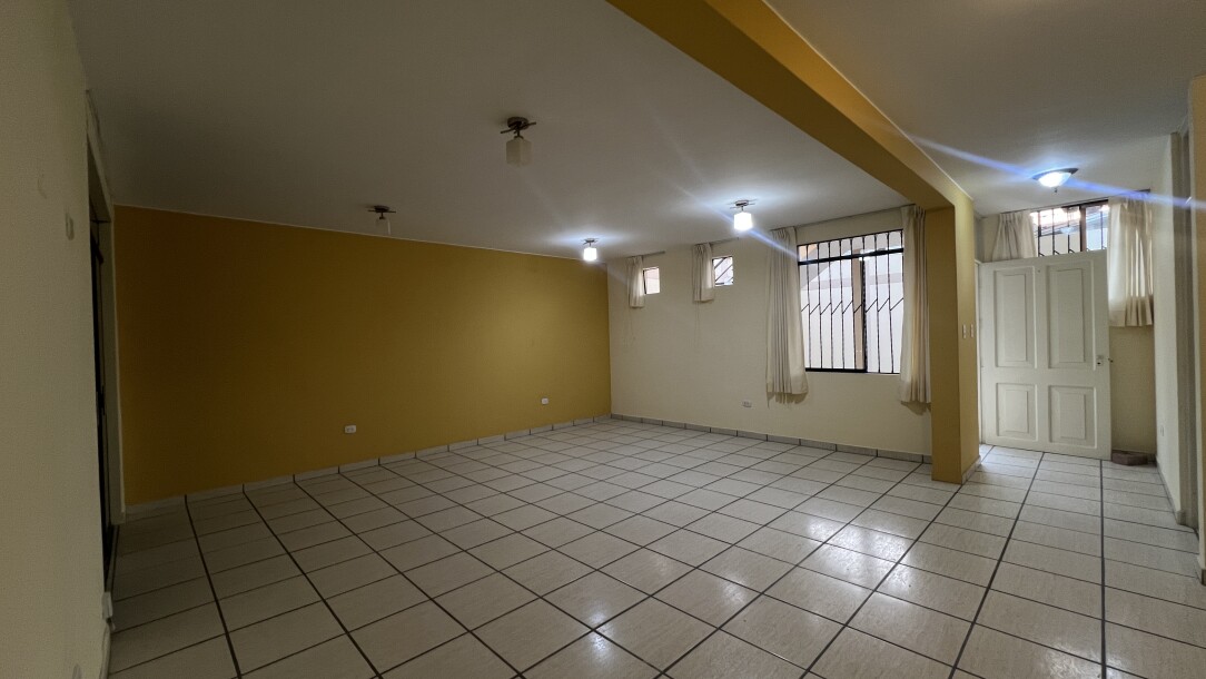 DEPARTAMENTO En Urb.Los Geranios-3