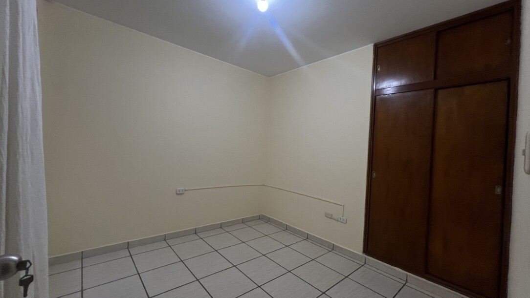 DEPARTAMENTO En Urb.Los Geranios-11