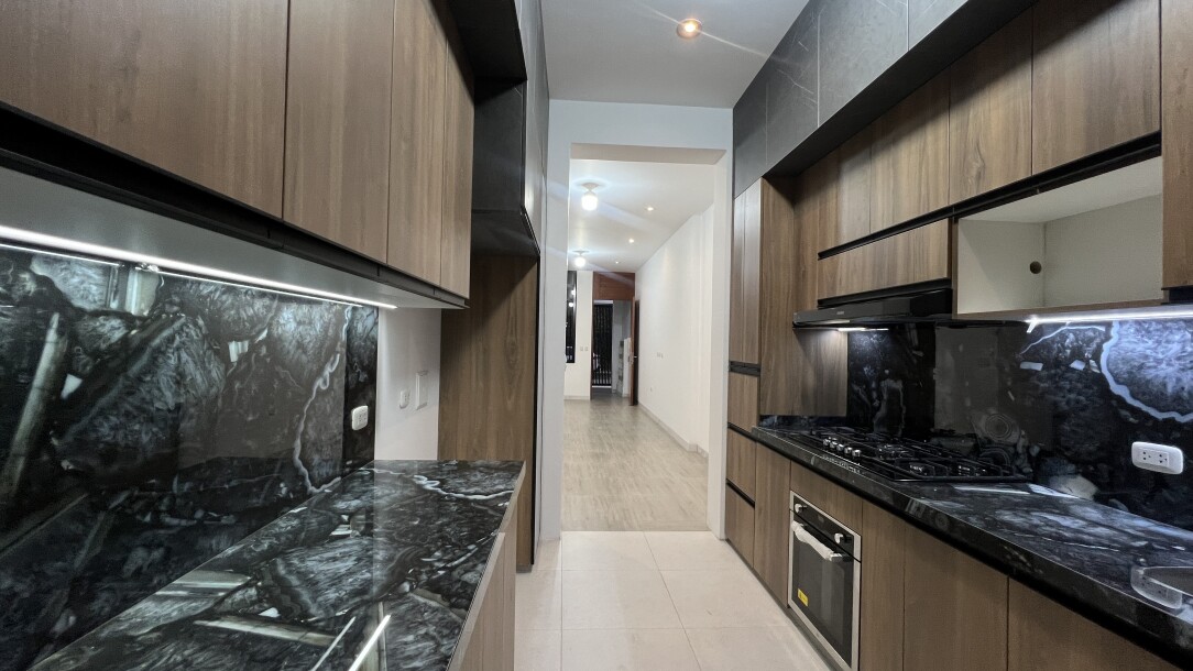DEPARTAMENTO DE ESTRENO En Urb. Miraflores Country Club I-7