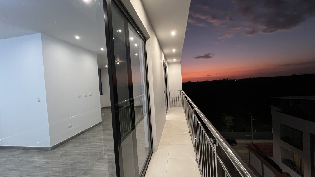 DEPARTAMENTO DE ESTRENO En Urb. Miraflores Country Club I-1