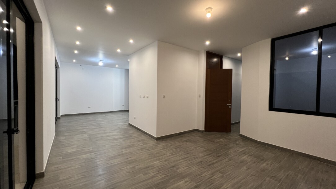 DEPARTAMENTO DE ESTRENO En Urb. Miraflores Country Club I-2