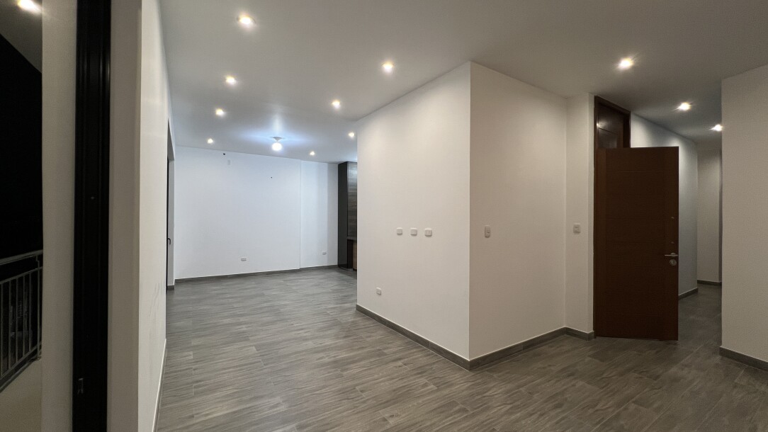 DEPARTAMENTO DE ESTRENO En Urb. Miraflores Country Club I-8