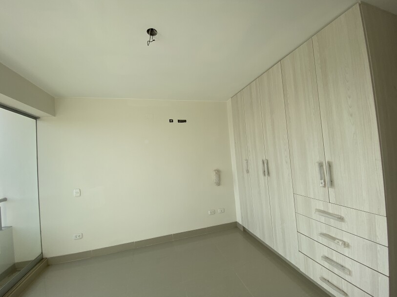 DEPARTAMENTO DE ESTRENO En Urb. Miraflores Country Club I-8