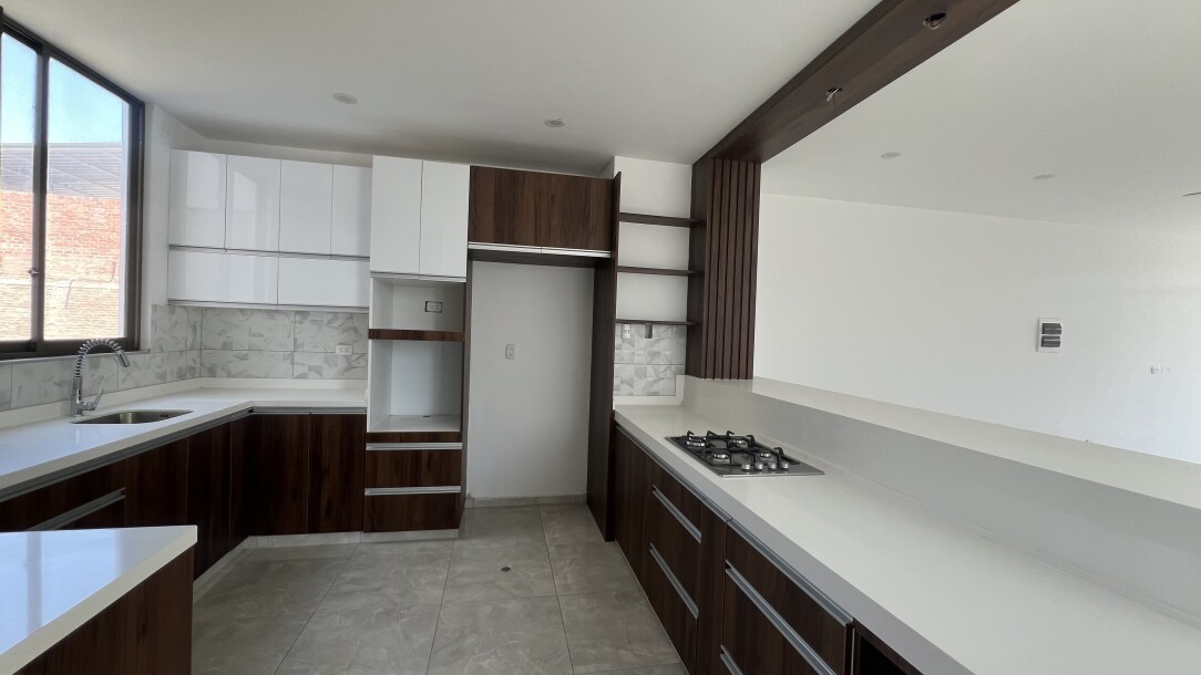 DEPARTAMENTO En Urb. Miraflores Country Club I-5