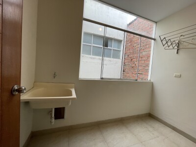 DEPARTAMENTO En Urb. Santa María del Pinar