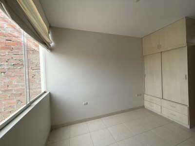 DEPARTAMENTO En Urb. Santa María del Pinar