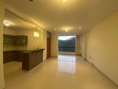 DEPARTAMENTO En Urb. Santa María del Pinar