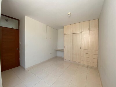 DEPARTAMENTO En Urb. Santa María del Pinar
