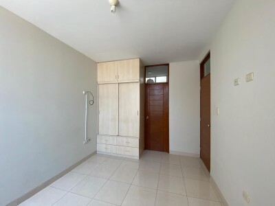 DEPARTAMENTO En Urb. Santa María del Pinar