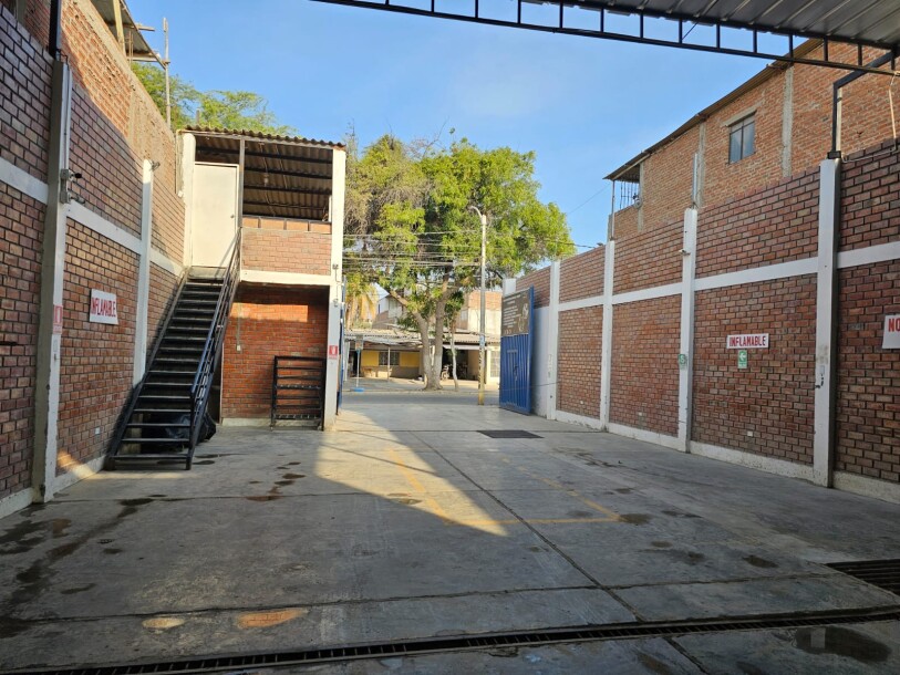TERRENO DE 260m2 En Av. Grau de Castilla-1